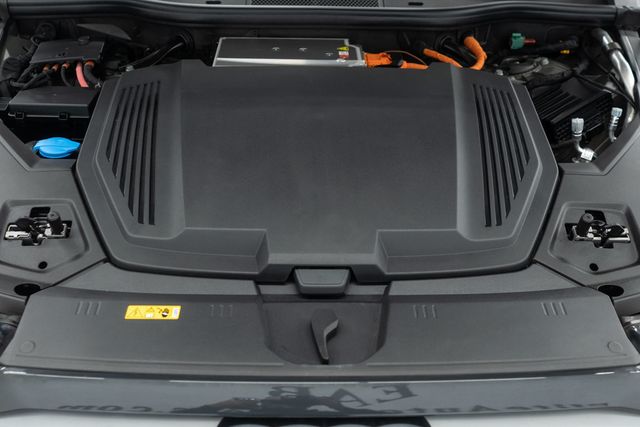 2024 Audi Q8 e-tron Premium quattro - 23099944 - 40