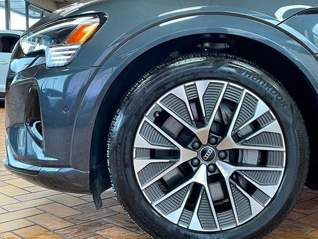 2024 Audi Q8 e-tron Prestige's photo