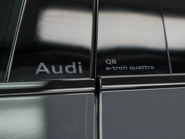 2024 Audi Q8 e-tron Prestige quattro - 23068740 - 9