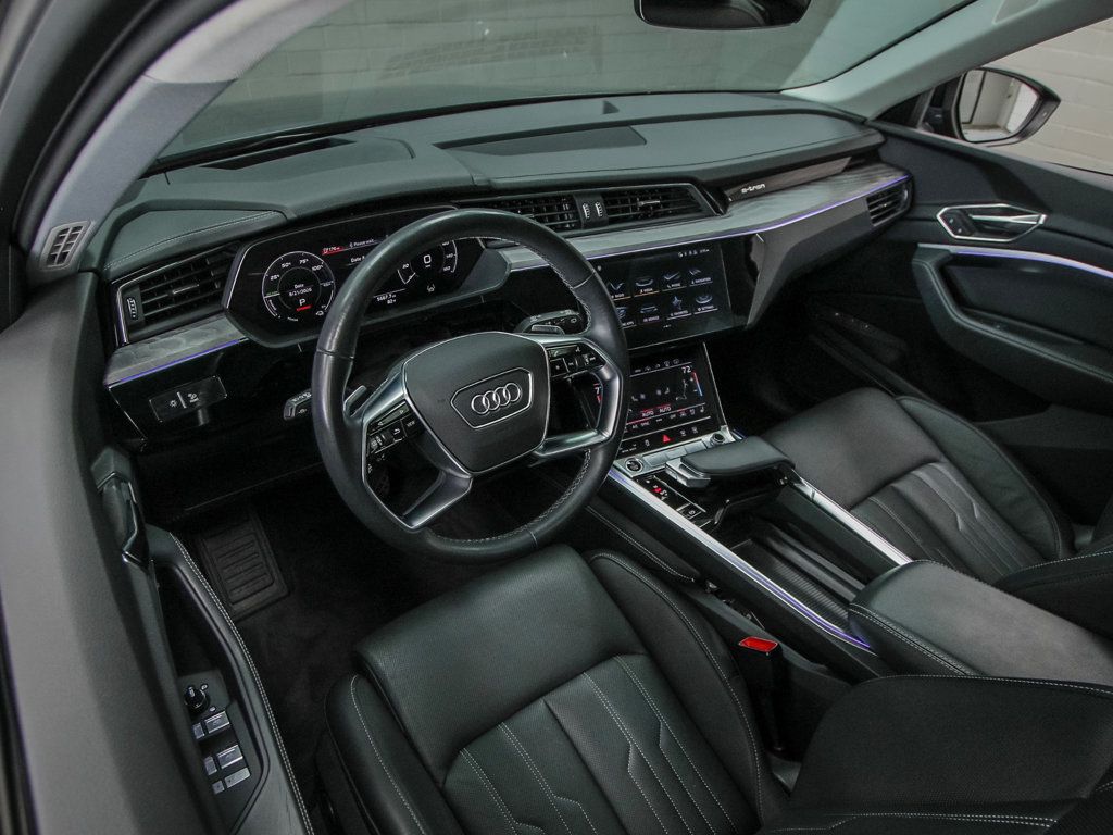 Audi Q8 photo 14