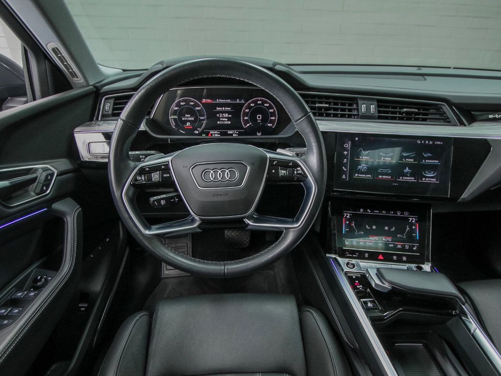 Audi Q8 photo 15