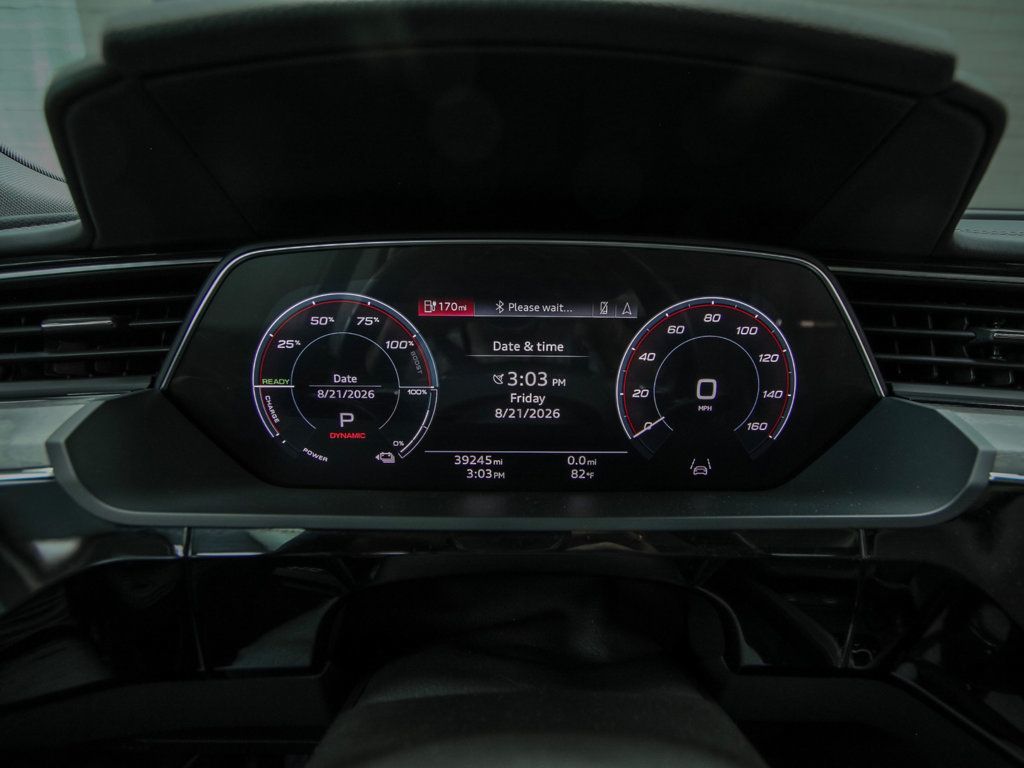Audi Q8 photo 16