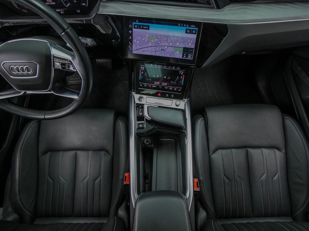 Audi Q8 photo 20