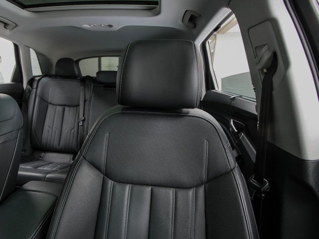 Audi Q8 photo 24