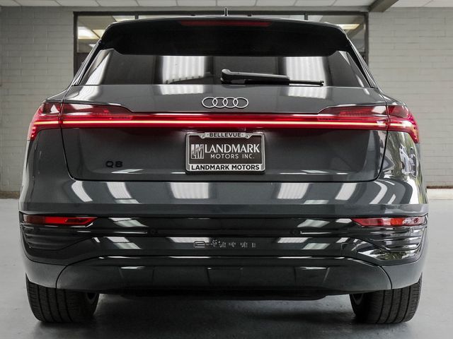 2024 Audi Q8 e-tron Prestige quattro - 23068740 - 29