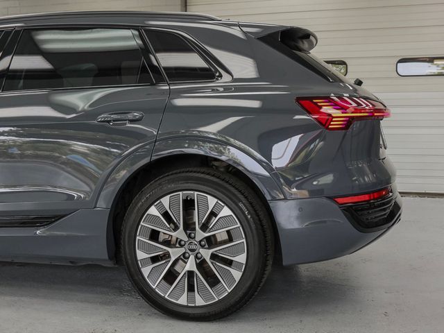 2024 Audi Q8 e-tron Prestige quattro - 23068740 - 31