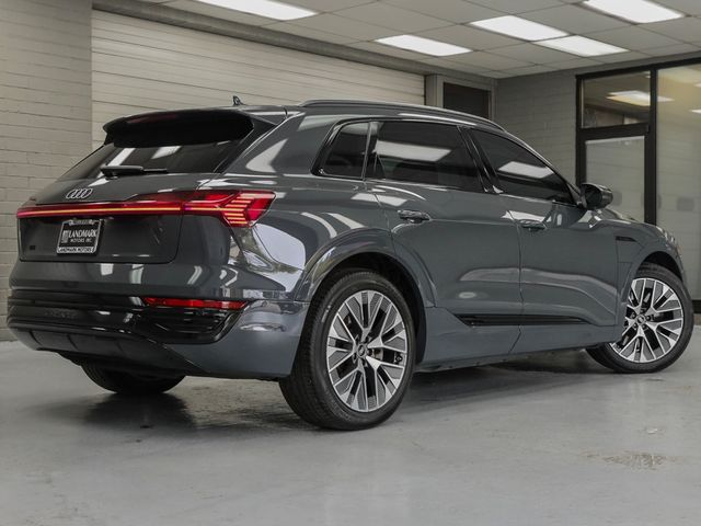 2024 Audi Q8 e-tron Prestige quattro - 23068740 - 32