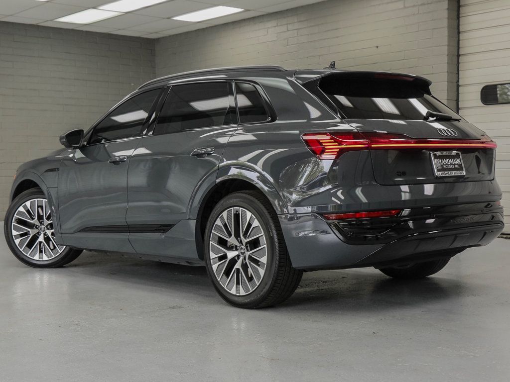 Audi Q8 photo 34