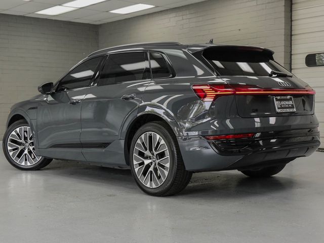 2024 Audi Q8 e-tron Prestige quattro - 23068740 - 33