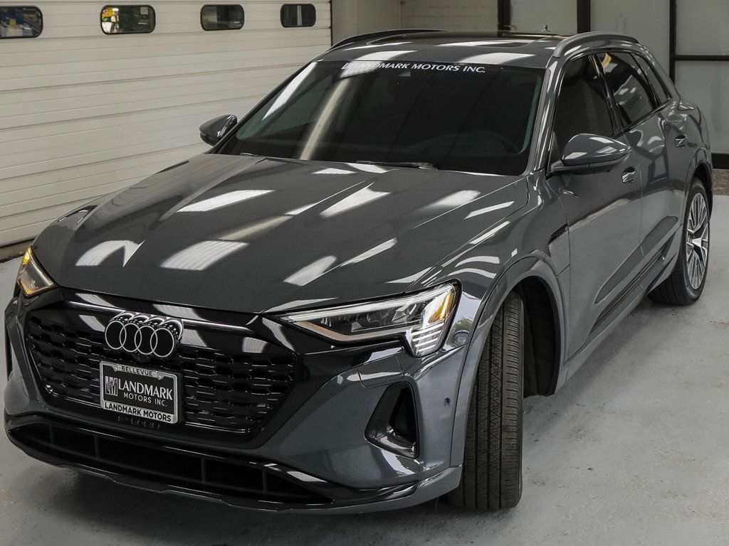 Audi Q8 photo 9