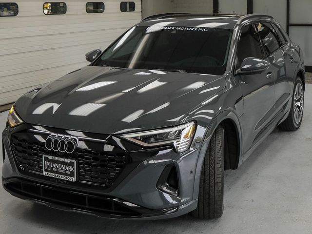 2024 Audi Q8 e-tron Prestige quattro - 23068740 - 8
