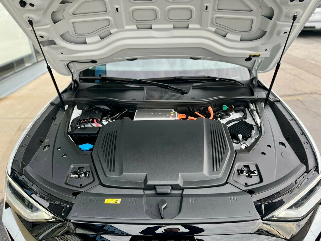 2024 Audi Q8 e-tron Prestige quattro - 22947757 - 10