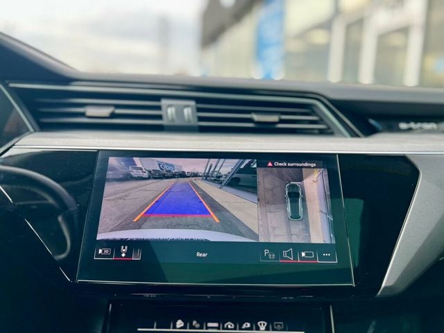 2024 Audi Q8 e-tron Prestige quattro - 22947757 - 23