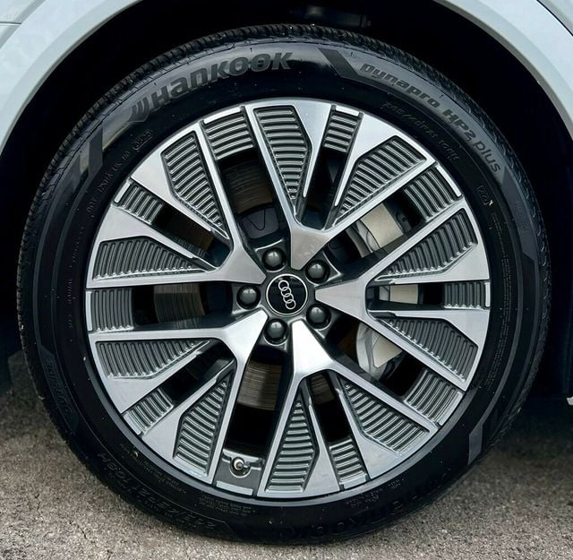 2024 Audi Q8 e-tron Prestige quattro - 22947757 - 28