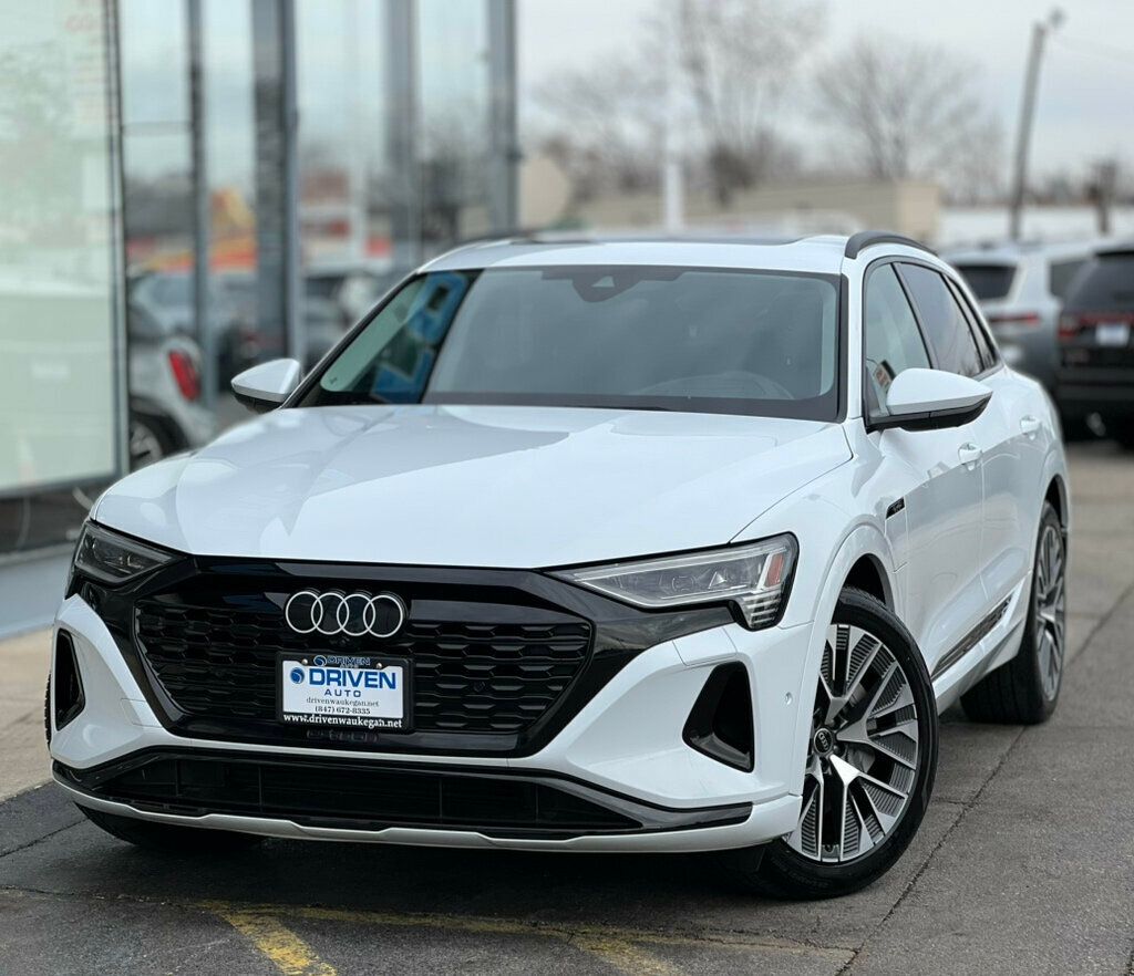 2024 Audi Q8 e-tron Prestige quattro - 22947757 - 30