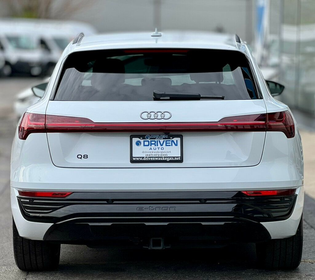 2024 Audi Q8 e-tron Prestige quattro - 22947757 - 33