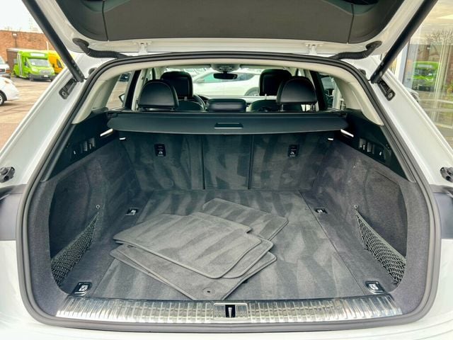 2024 Audi Q8 e-tron Prestige quattro - 22947757 - 6