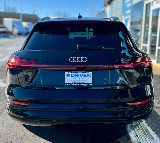 2024 Audi Q8 e-tron Prestige quattro - 22949609 - 33