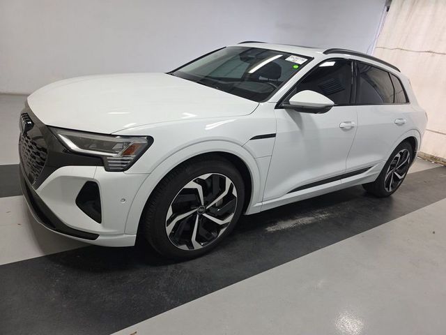 2024 Audi Q8 e-tron Prestige quattro - 23048149 - 1