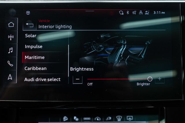 2024 Audi Q8 e-tron Prestige quattro - 23099945 - 28