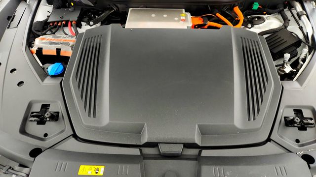 2024 Audi Q8 e-tron Sportback S line Premium Plus quattro w/ Black Optic Package - 23000050 - 27