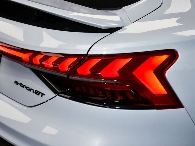 2024 Audi RS e-tron GT Base - 23006675 - 92
