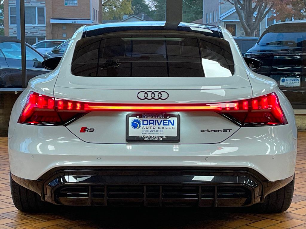 2024 Audi RS e-tron GT quattro - 22940193 - 9