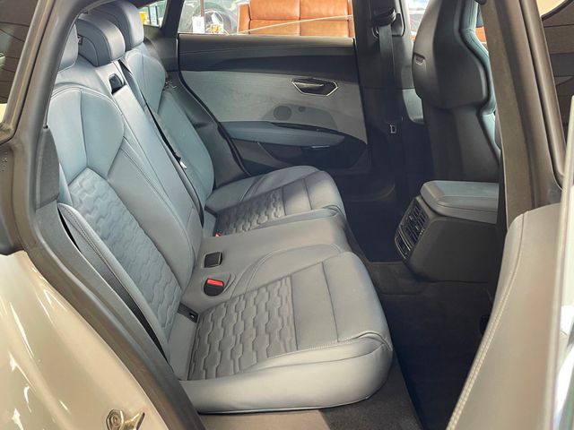 2024 Audi RS e-tron GT quattro - 23014469 - 19