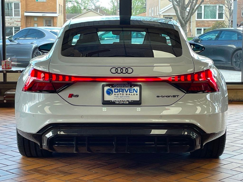 2024 Audi RS e-tron GT quattro - 23014469 - 8
