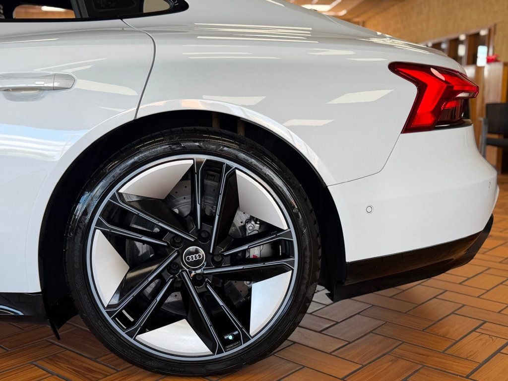 2024 Audi RS e-tron GT quattro - 23041136 - 14
