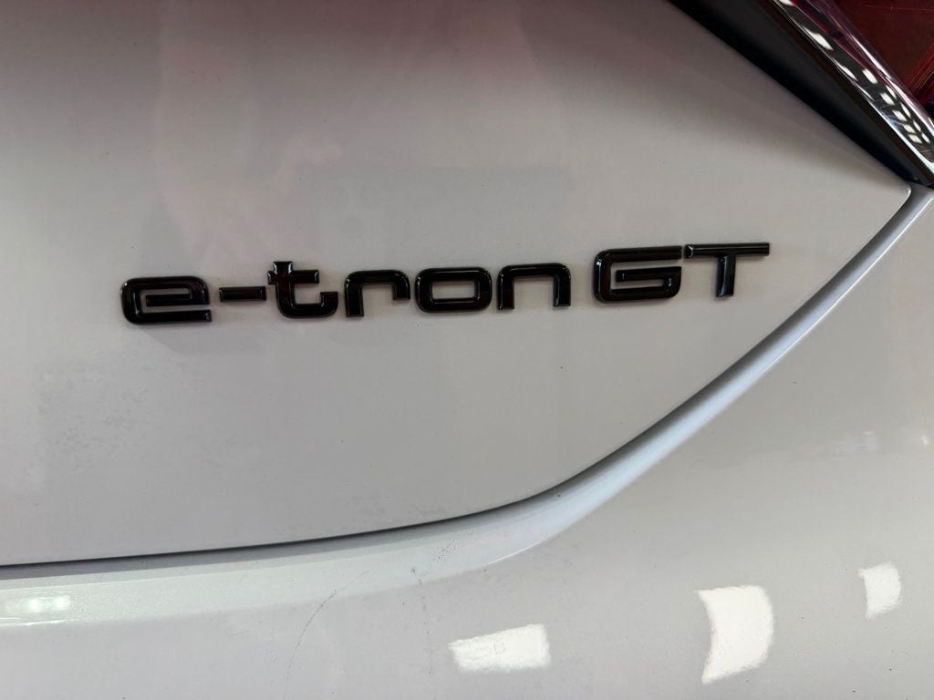 2024 Audi RS e-tron GT quattro - 23041136 - 33