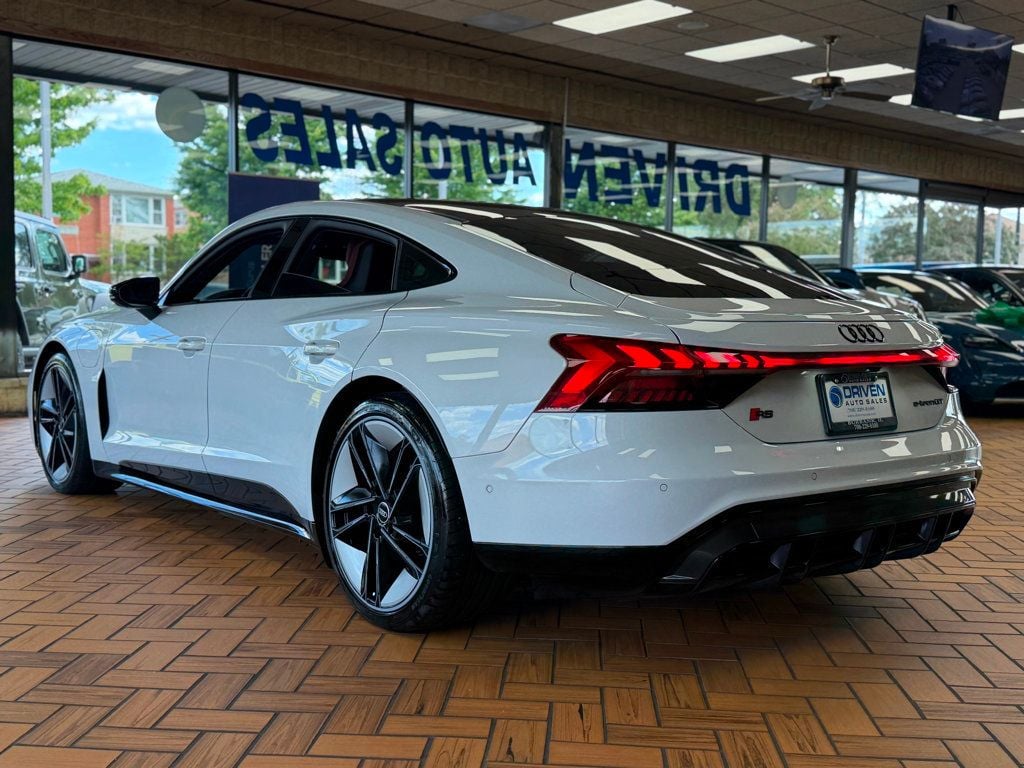 2024 Audi RS e-tron GT quattro - 23041136 - 7