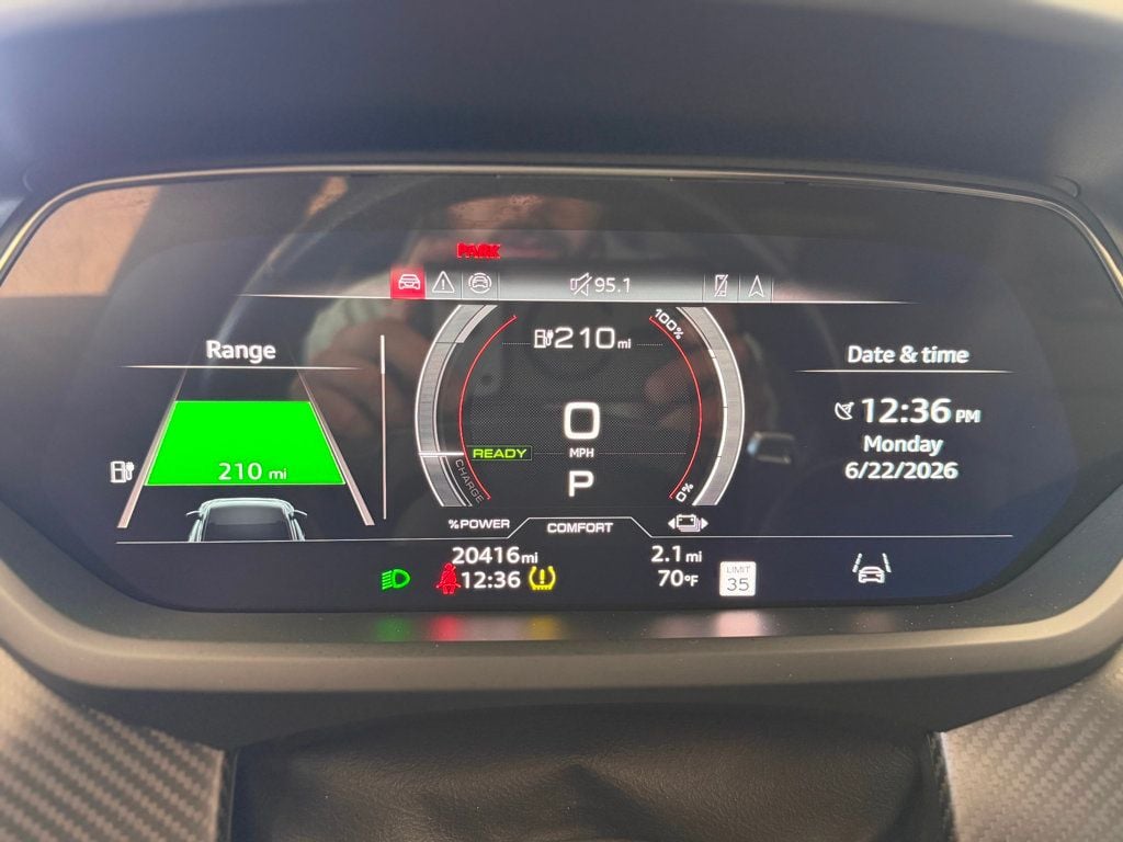 2024 Audi RS e-tron GT quattro - 23043322 - 28
