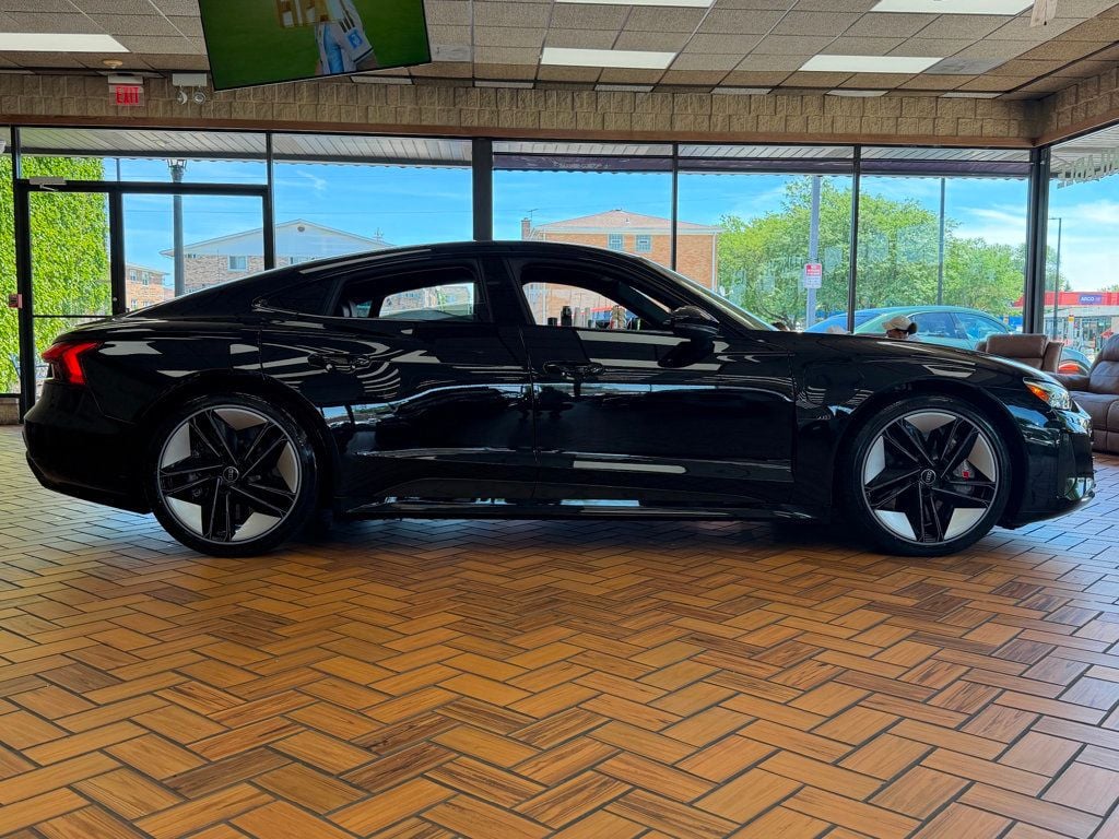 2024 Audi RS e-tron GT quattro - 23043322 - 8
