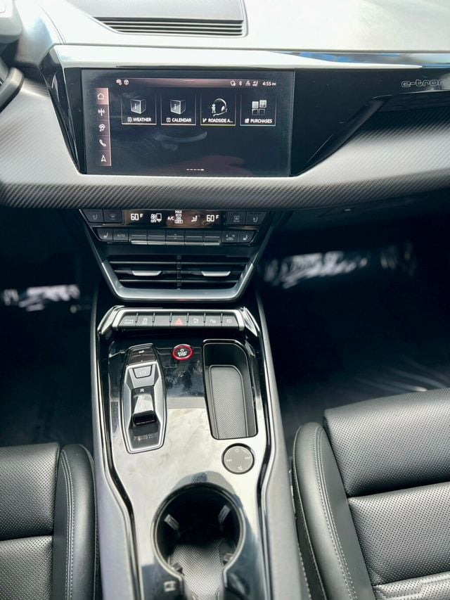 2024 Audi RS e-tron GT quattro - 23042908 - 32