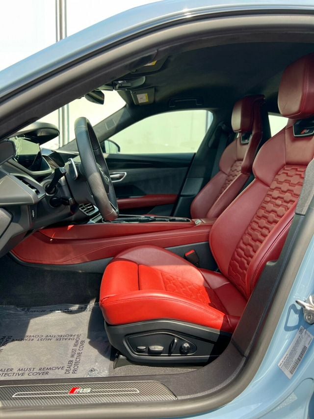 2024 Audi RS e-tron GT quattro - 23046394 - 14