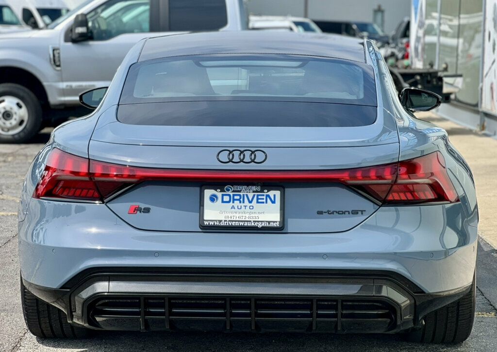 2024 Audi RS e-tron GT quattro - 23046394 - 37