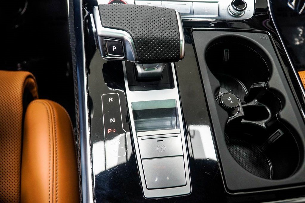 2024 Audi RS Q8 photo 19