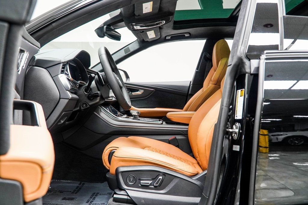 2024 Audi RS Q8 photo 31
