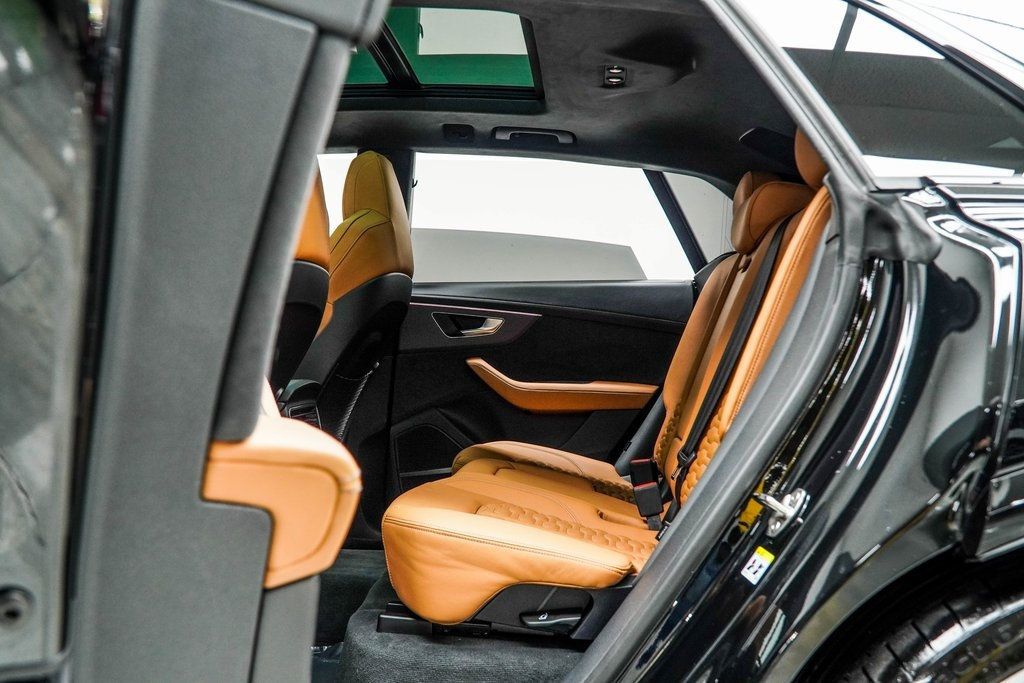 2024 Audi RS Q8 photo 32