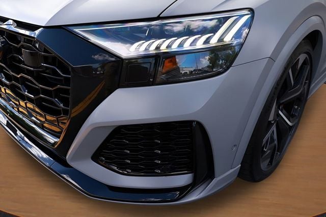 2024 Audi RS Q8 -'s photo