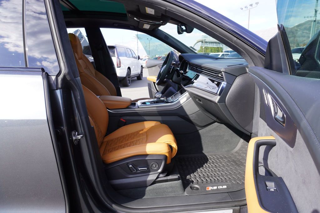 2024 Audi RS Q8 photo 20