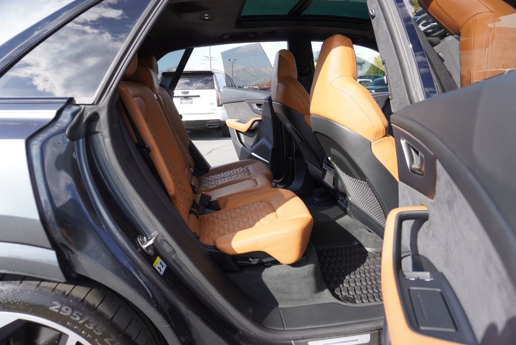 2024 Audi RS Q8 photo 21
