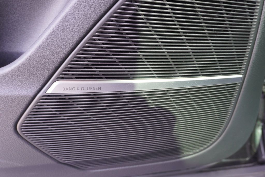 2024 Audi RS Q8 photo 24