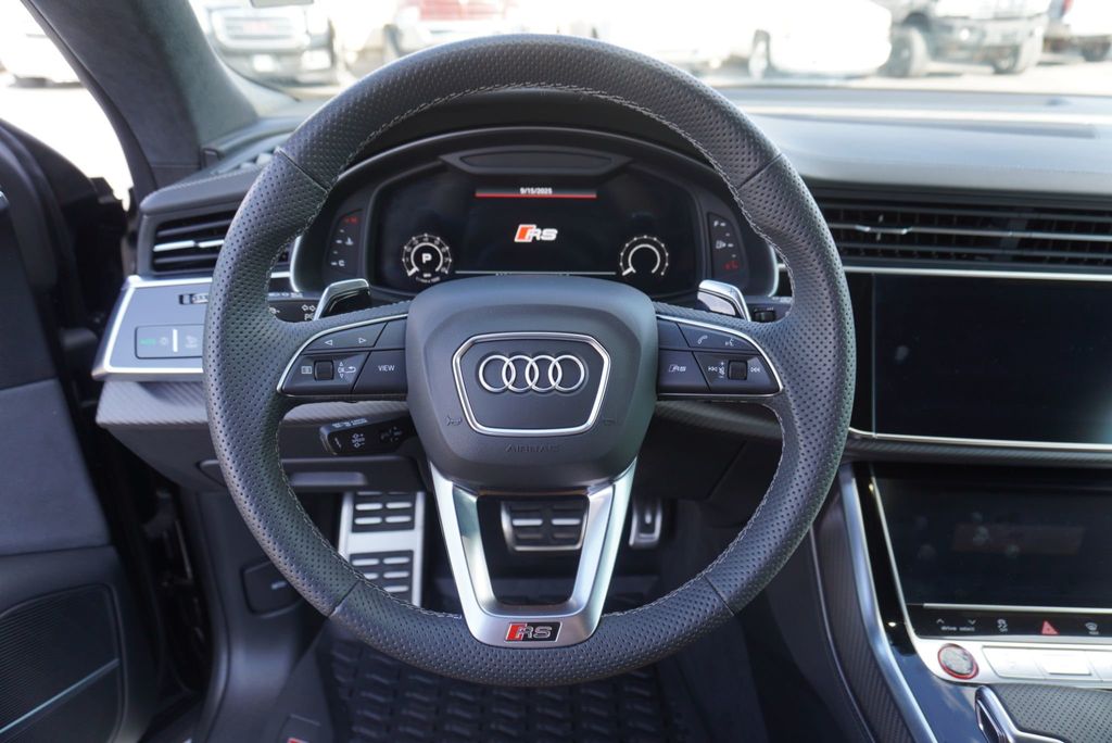 2024 Audi RS Q8 photo 26