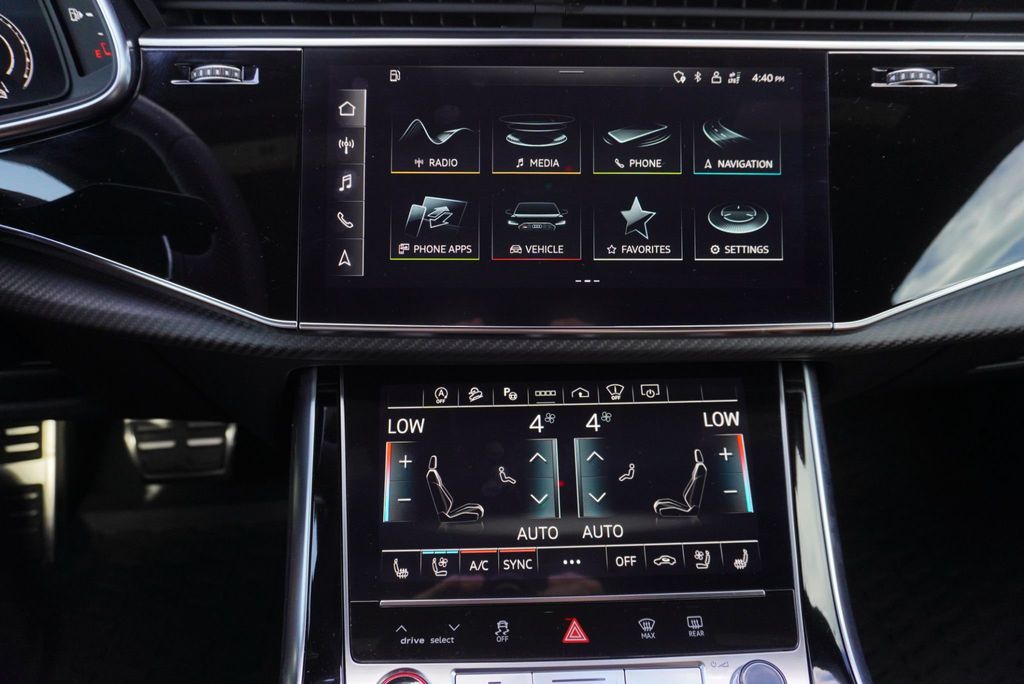 2024 Audi RS Q8 photo 31