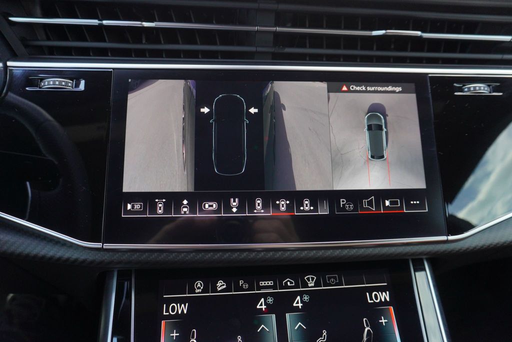 2024 Audi RS Q8 photo 34
