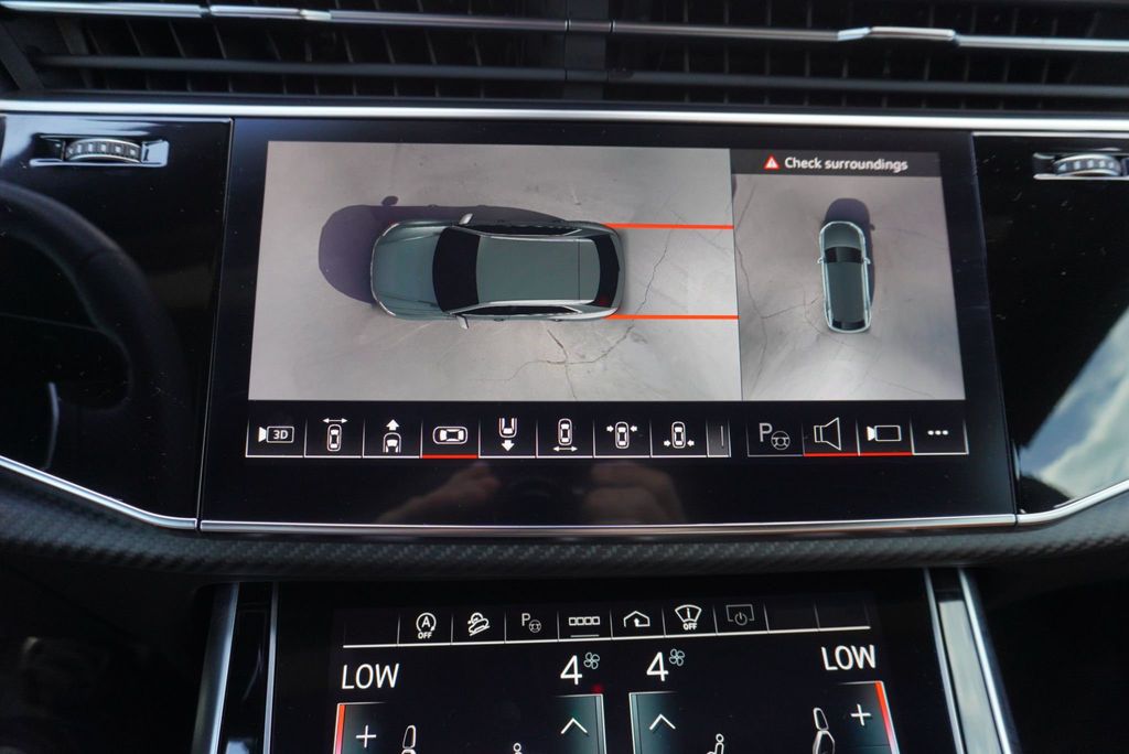 2024 Audi RS Q8 photo 35