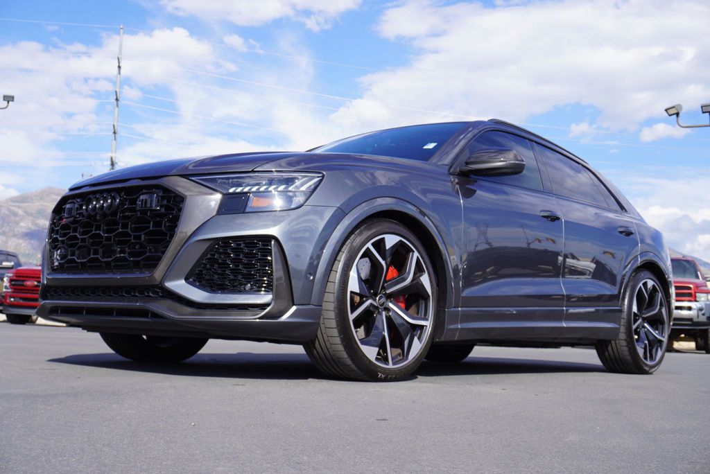2024 Audi RS Q8 photo 5