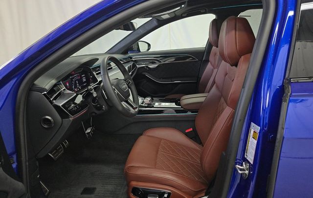 2024 Audi S8 4.0T - 22976877 - 2